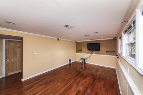2080 Westview Dr, Des Plaines, IL 60018 photo 19