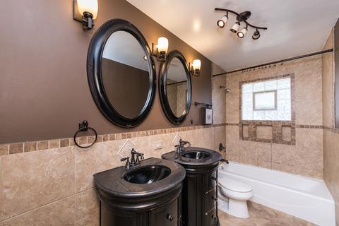 2080 Westview Dr, Des Plaines, IL 60018 photo 12