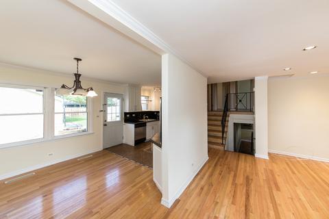 2080 Westview Dr, Des Plaines, IL 60018 photo 11
