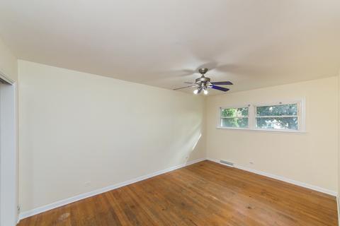 2080 Westview Dr, Des Plaines, IL 60018 photo 15