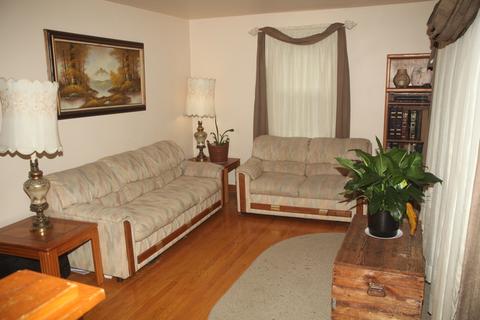 17954 School St, Lansing, IL 60438 photo 2