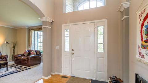 5801 Providence Dr, Hoffman Estates, IL 60192 photo 5