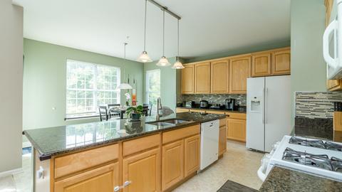 5801 Providence Dr, Hoffman Estates, IL 60192 photo 14