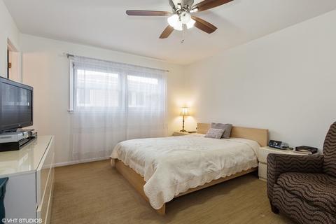 1070 Prospect Ln, Des Plaines, IL 60018 photo 14