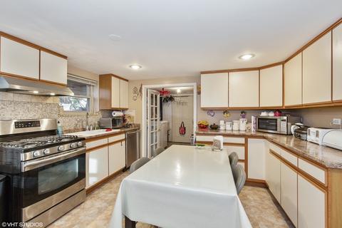 1070 Prospect Ln, Des Plaines, IL 60018 photo 19
