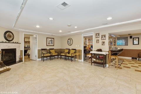 1070 Prospect Ln, Des Plaines, IL 60018 photo 16