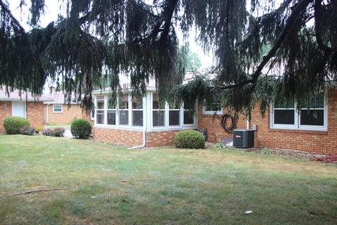 1027 Normal St, Henry, IL 61537 photo 4