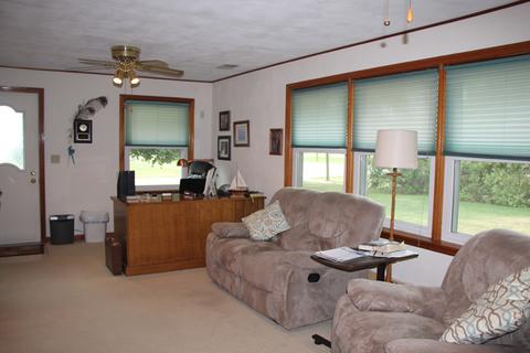 1027 Normal St, Henry, IL 61537 photo 18