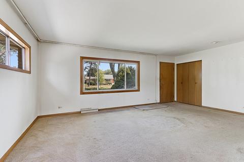 219 W Walnut Ave, Des Plaines, IL 60016 photo 3