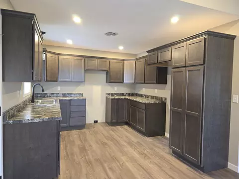 Kitchen - 1005 Augusta Rd, Carthage, IL 62321 photo 3 of 3