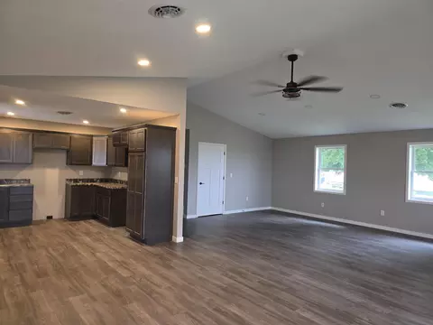 Living - 1005 Augusta Rd, Carthage, IL 62321 photo 1 of 4