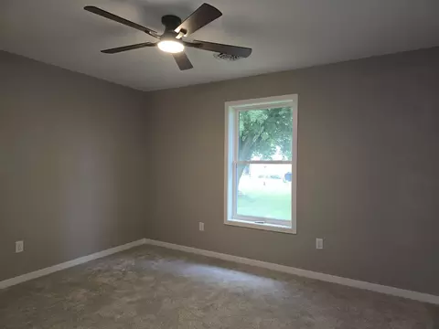Bedroom - 1005 Augusta Rd, Carthage, IL 62321 photo 1 of 4