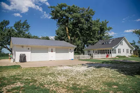 Exterior - 720 N 2400th Ave, Ursa, IL 62376 photo 3 of 7