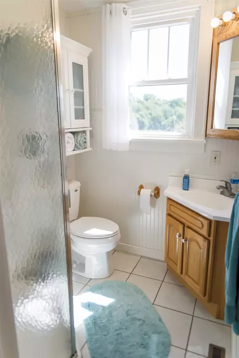 Bath - 720 N 2400th Ave, Ursa, IL 62376 photo 1 of 2
