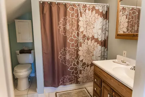 Bath - 720 N 2400th Ave, Ursa, IL 62376 photo 2 of 2