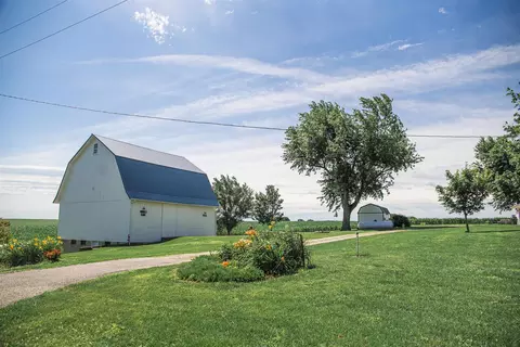 Exterior - 720 N 2400th Ave, Ursa, IL 62376 photo 2 of 7