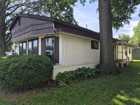 2220 Sunny Ln, Quincy, IL 62305
