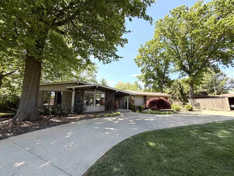 208 N Sunny Slope St N, West Frankfort, IL 62896
