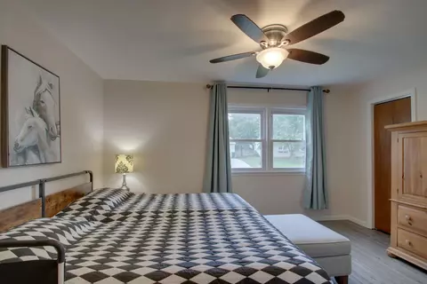 Bedroom - 3930 Pine Tree Rd, Quincy, IL 62301 photo 3 of 6