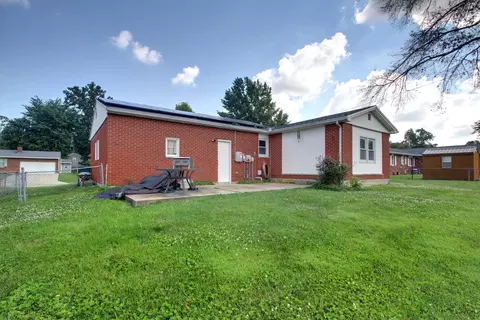 Exterior - 3930 Pine Tree Rd, Quincy, IL 62301 photo 3 of 3