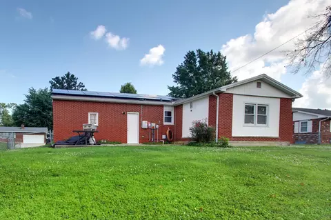 Exterior - 3930 Pine Tree Rd, Quincy, IL 62301 photo 2 of 3
