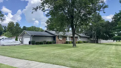 1402 E Cleveland St E, West Frankfort, IL 62896