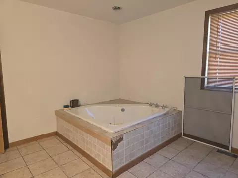 Bath - 105 S Cedar St S, Bowen, IL 62316 photo 3 of 5