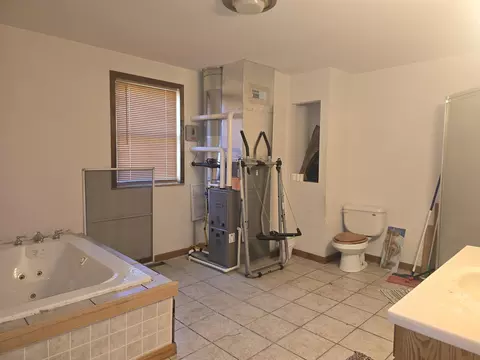 Bath - 105 S Cedar St S, Bowen, IL 62316 photo 1 of 5
