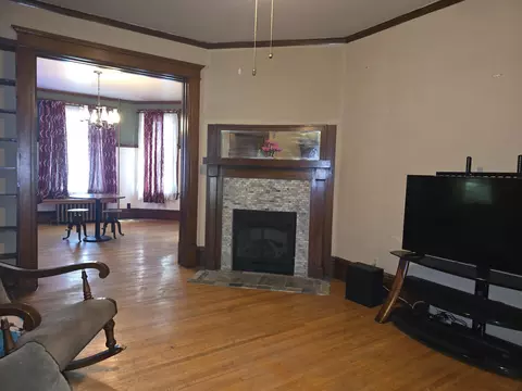 Living - 800 Main St, Carthage, IL 62321 photo 2 of 4