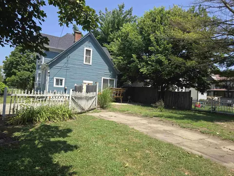 Exterior - 800 Main St, Carthage, IL 62321 photo 7 of 9