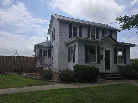 Exterior - 57 W Main St, Carthage, IL 62321 photo 2 of 8