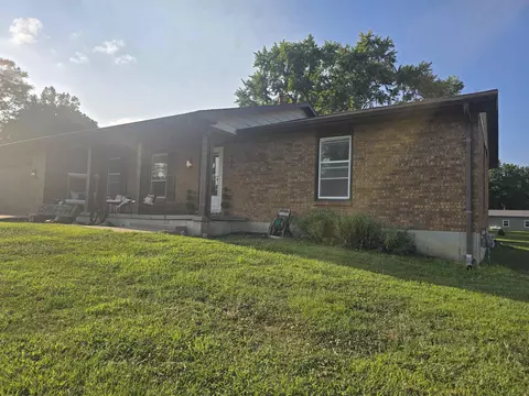 Exterior - 705 E Main St, Augusta, IL 62311 photo 4 of 8