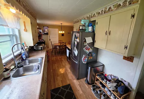 Kitchen - 227 E Bennett St, Salem, IL 62881 photo 1 of 6