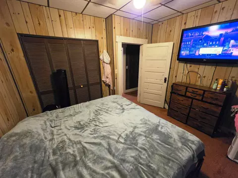 Bedroom - 227 E Bennett St, Salem, IL 62881 photo 2 of 7