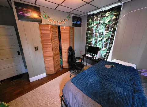 Bedroom - 227 E Bennett St, Salem, IL 62881 photo 4 of 7