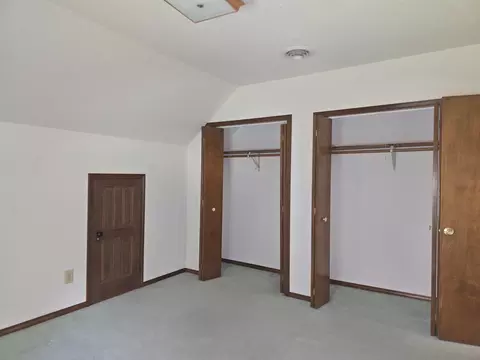 Bedroom - 237 W Locust St, Carthage, IL 62321 photo 6 of 8