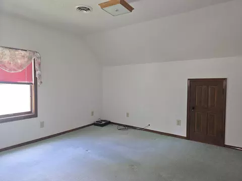 Bedroom - 237 W Locust St, Carthage, IL 62321 photo 5 of 8