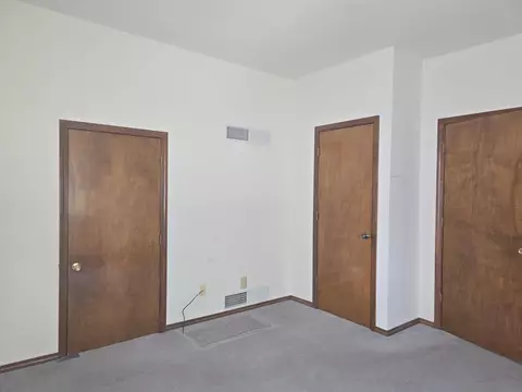 Bedroom - 237 W Locust St, Carthage, IL 62321 photo 3 of 8