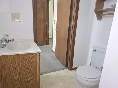 Bath - 237 W Locust St, Carthage, IL 62321 photo 1 of 3