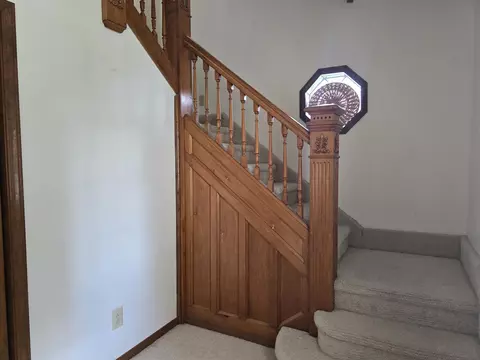 Entry Way - 237 W Locust St, Carthage, IL 62321 photo 1 of 2