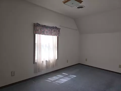 Bedroom - 237 W Locust St, Carthage, IL 62321 photo 7 of 8
