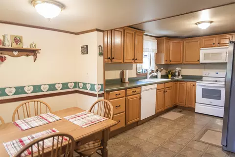 Kitchen - 2393 E 1400th St, Mendon, IL 62351 photo 1 of 1