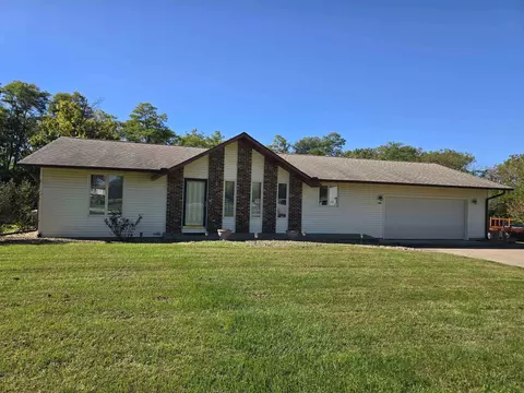 700 N Haven Dr, Carthage, IL 62321