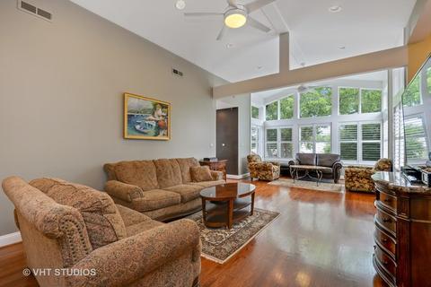 1006 Darrow Ave, Evanston, IL 60202 photo 2