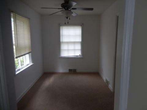 462 Simms St, Aurora, IL 60505 photo 3