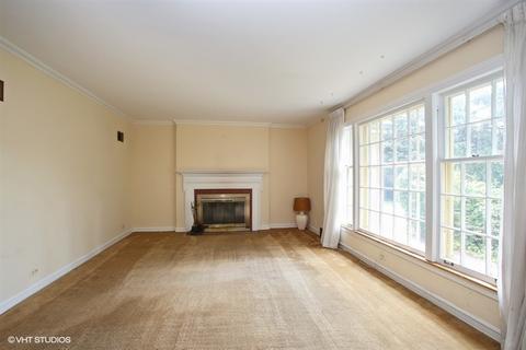 320 E Central Rd, Arlington Heights, IL 60005 photo 2