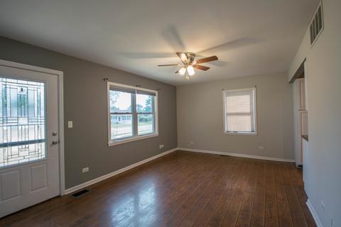 1810 Innercircle Dr, Crest Hill, IL 60403 photo 4