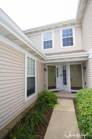 2051 Peach Tree Ln, Algonquin, IL 60102 photo 2