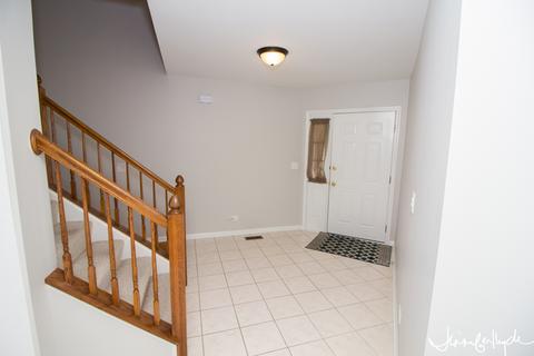 2051 Peach Tree Ln, Algonquin, IL 60102 photo 3