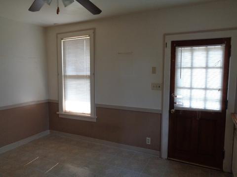 303 E 9th St, Lockport, IL 60441 photo 8